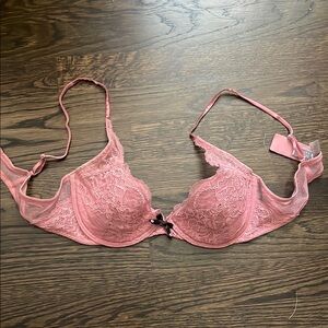 Never Worn Victoria’s Secret Lace Underwire Demi Bra